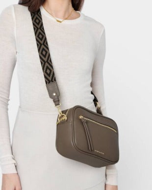 HALLIE CROSSBODY BAG | Mink