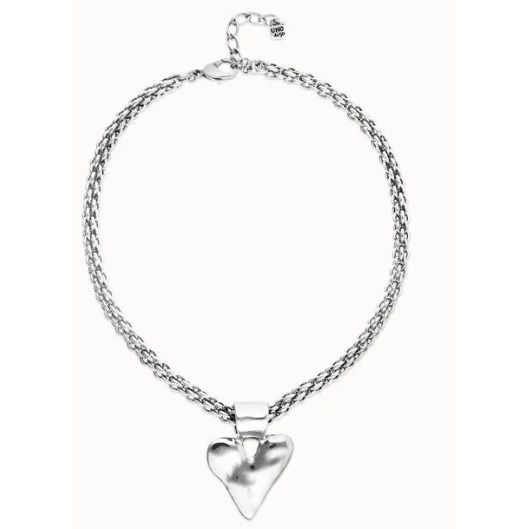 Necklace with thick chain and heart detail