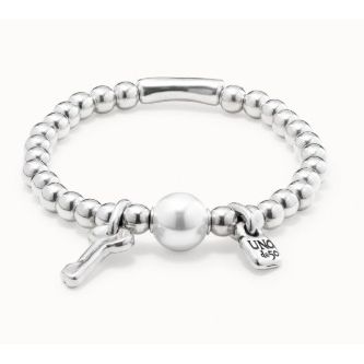 Beaded stretch bracelet with a pearl
