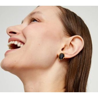 Studs with black oval faceted crystals