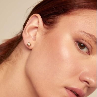 Stud earrings with white cubic zirconia