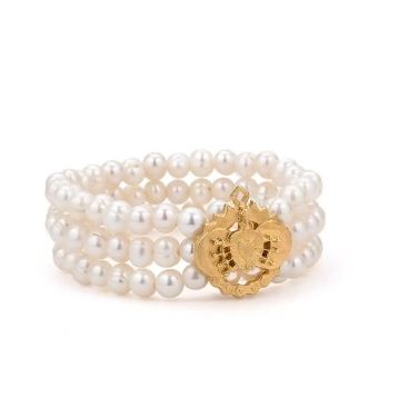 TRIPLE STRANDED WHITE PEARL WITH IMMACULATE HEART RELIER