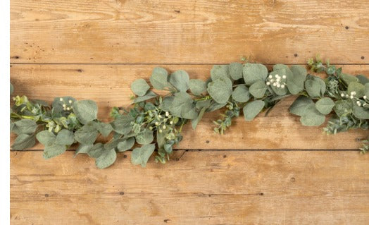EUCALYPTUS & BERRY GARLAND