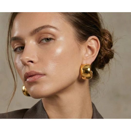 Zadie Wide Hoop Earring