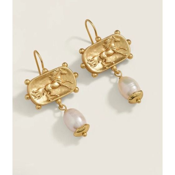 Comet Earrings Pearl