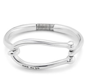 Bangle bracelet with large link