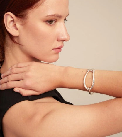 Bangle bracelet with large link