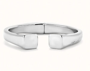Bangle bracelet with square shape