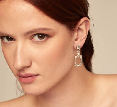 Drop earrings with medium sized link