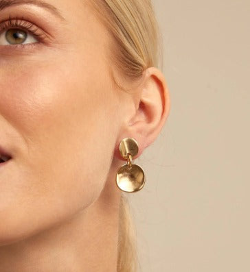 Circle drop earrings